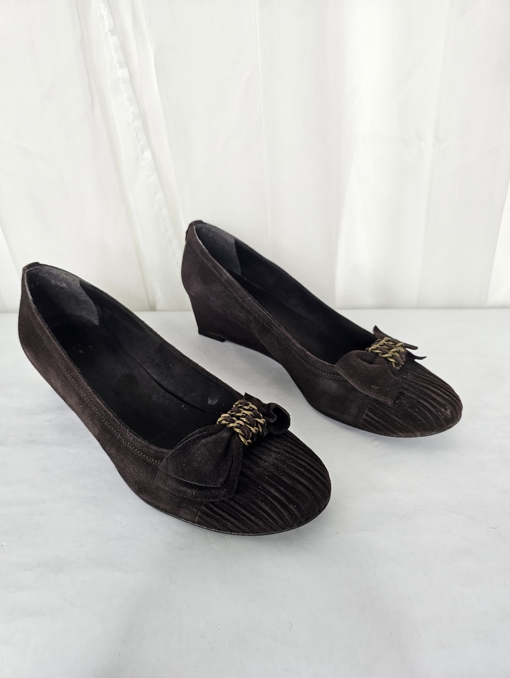 Stuart Weitzman Frobozzie Brown Cola Suede Pleated Wedge Pumps Preppy 90s 8.5